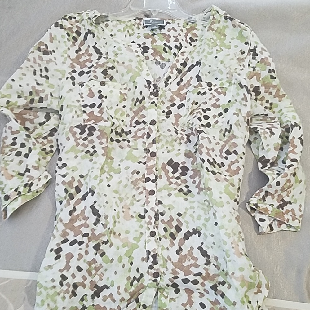 Linen button up blouse - Picture 1 of 7